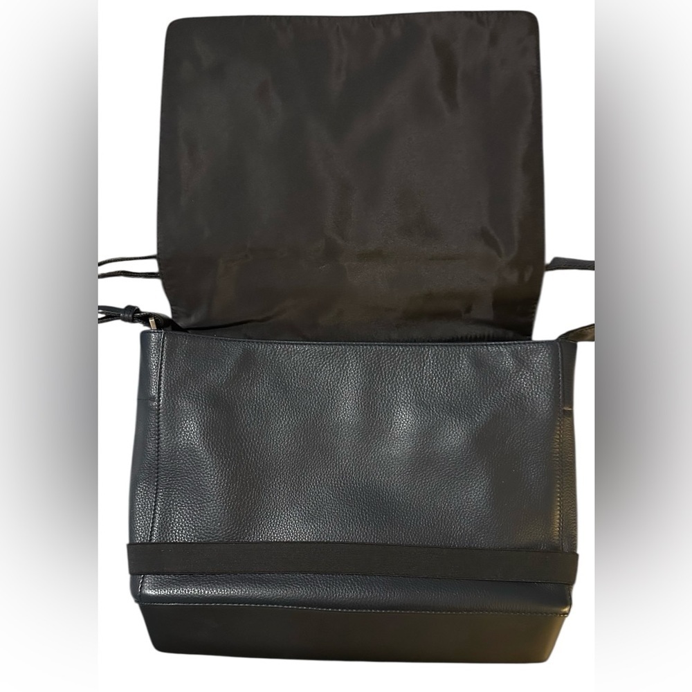 Moleskine Black Leather Laptop Bag w/ adj. waist strap. - Picture 4 of 10